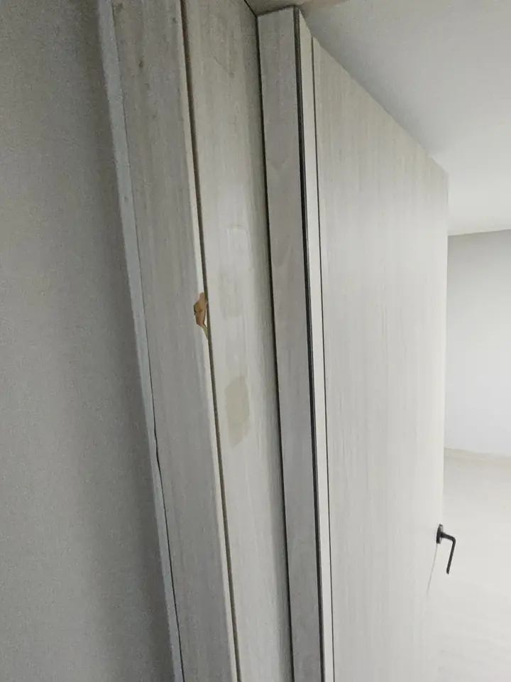 숲속마을 1단지 문틀시트지 리폼 리폼 전 문틀의 색과 결
