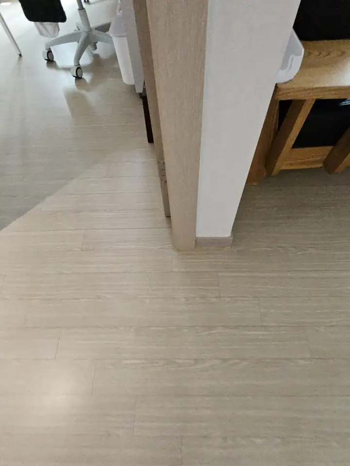 양주 제일풍경채 문틀시트지 시공 시공 후 정리된 문틀 모서리